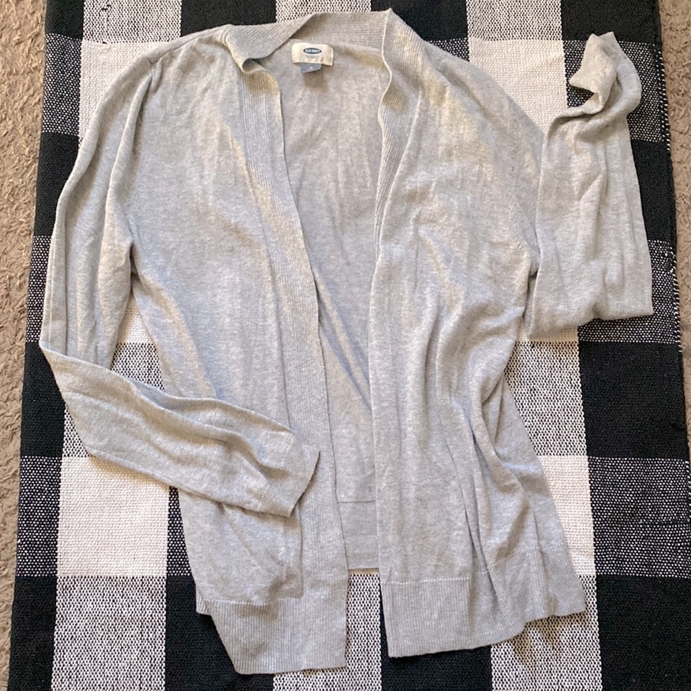 Gray Old Navy sweater